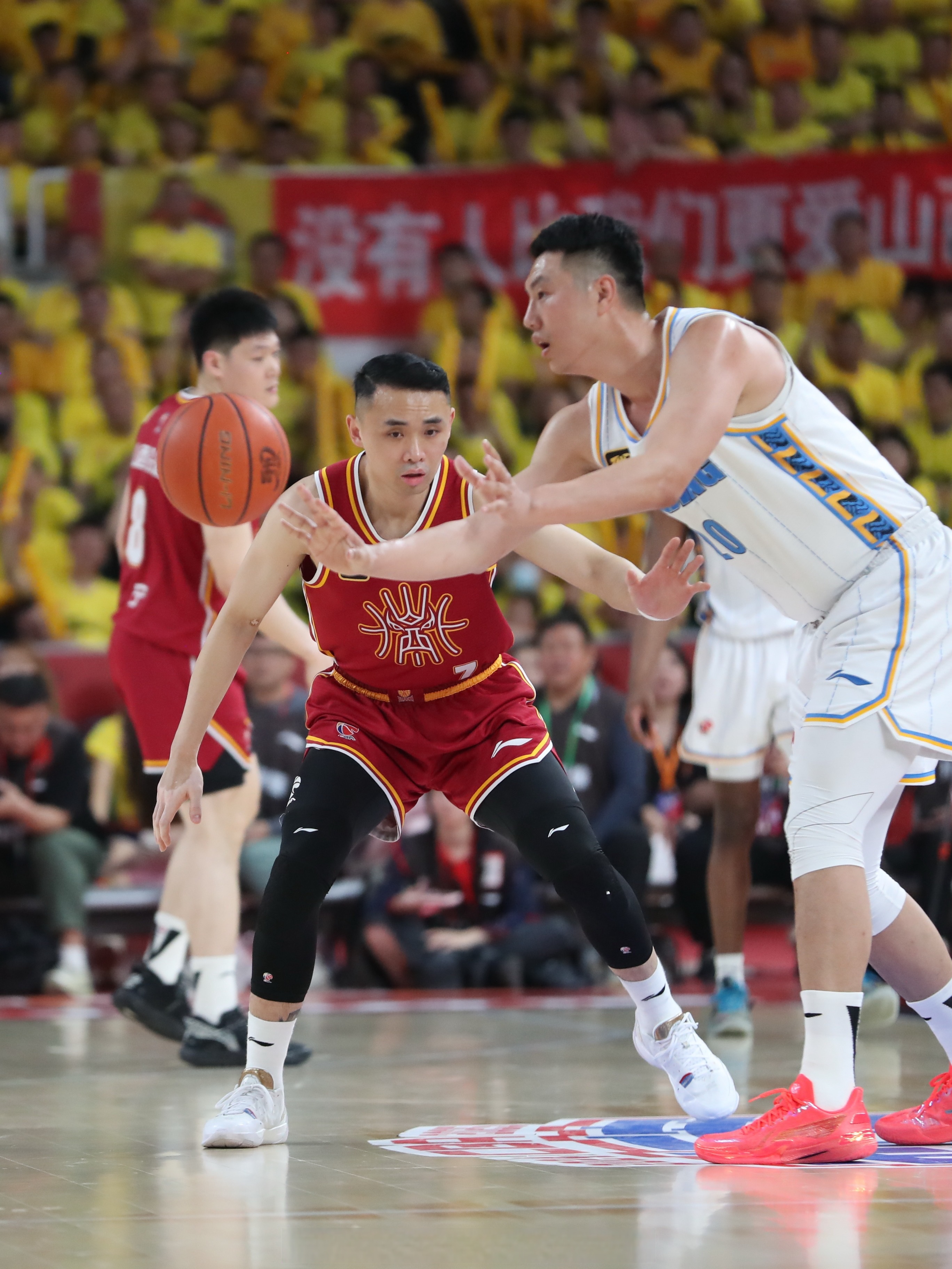 开云开户-赛地聚焦：欧篮联转会期热度飙升，北京首钢绝杀压哨，底气十足，团队化学反应显著的简单介绍