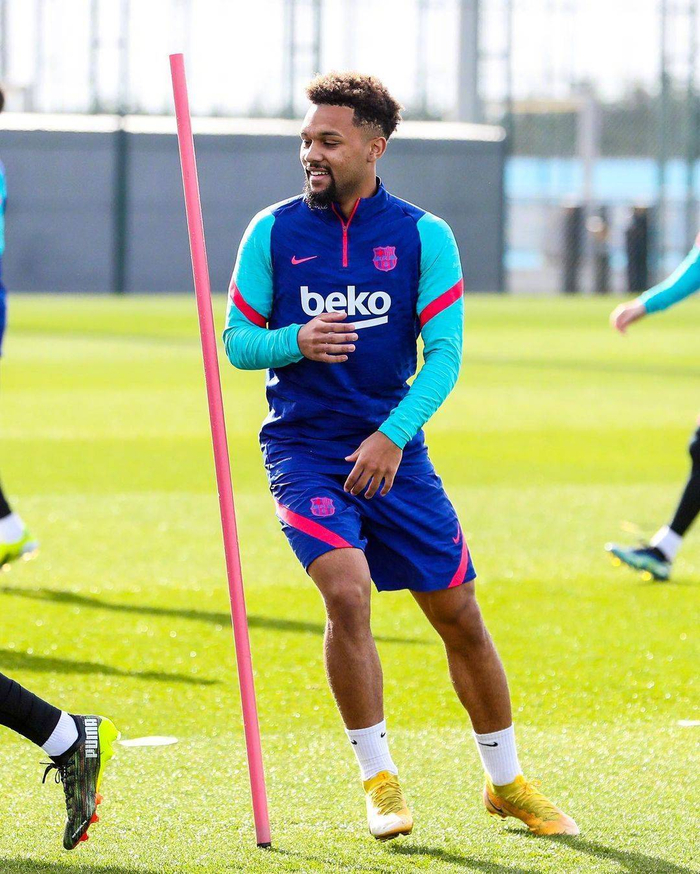 开云体育注册-转会期阿斯顿维拉备战国王杯；战术微调细节曝光；球迷炸锅；球探报告显示潜力的简单介绍